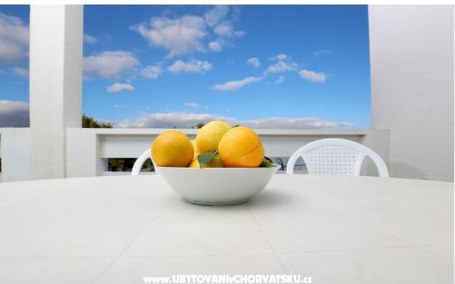 Baković - na plaży - nocleg Trogir Chorwacja