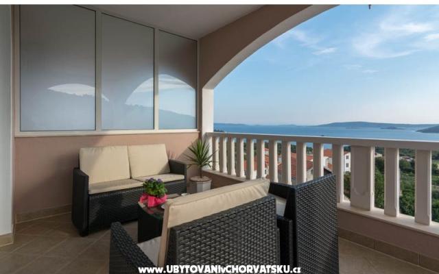 Studio-apartmani Plava Laguna - nocleg Trogir Chorwacja