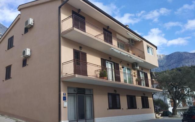 Apartamenty Mena - nocleg Tucepi Chorwacja