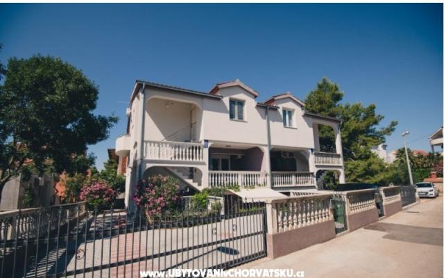 Ana Apartamenty - nocleg Vodice Chorwacja