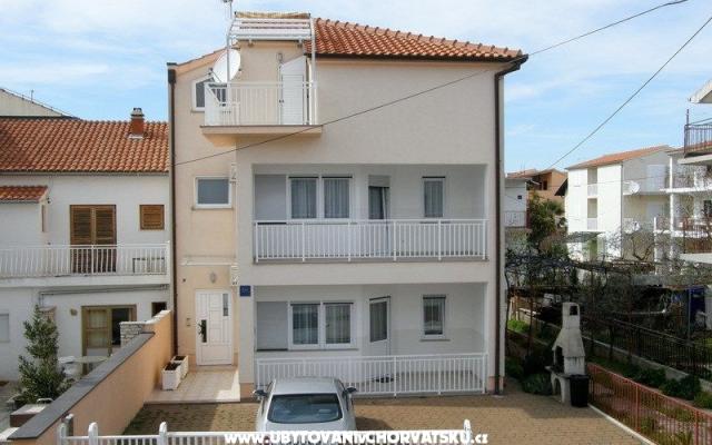 Apartamenty Dugonjić - nocleg Vodice Chorwacja