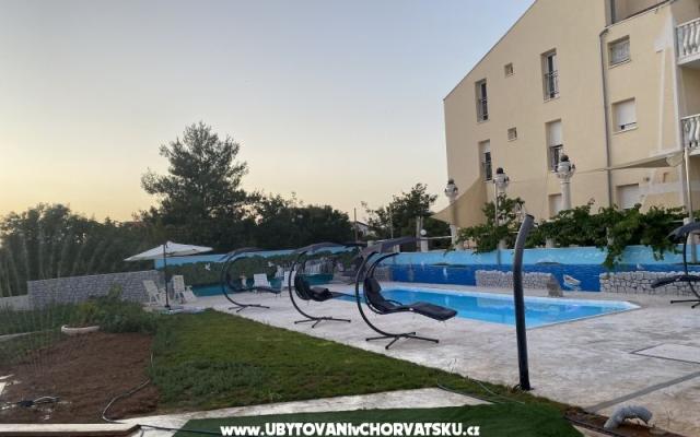 Apartamenty Ivan V      RELAX - nocleg Vodice Chorwacja