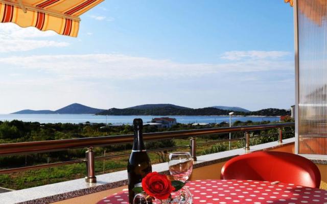 Iva Apartamenty - nocleg Vodice Chorwacja