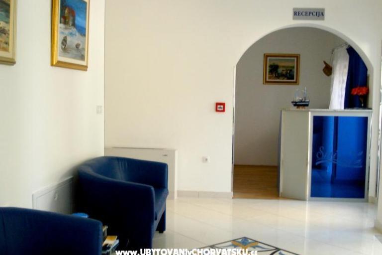 Vila Smirna 4*  z basenem  – foto 16