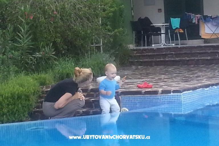 Vila Smirna 4*  z basenem  – foto 17