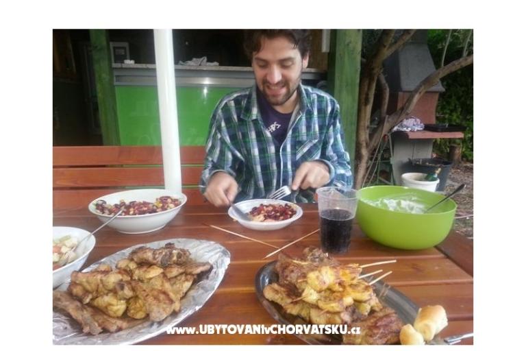 Vila Smirna 4*  z basenem  – foto 18