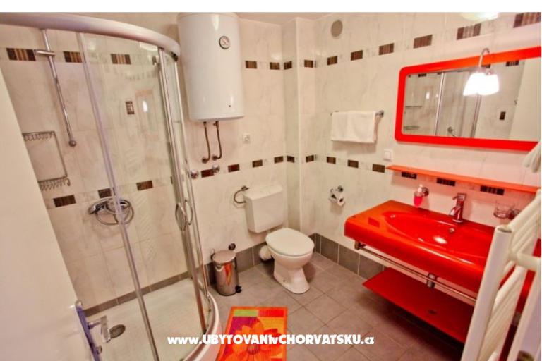 Vila Smirna 4*  z basenem  – foto 6