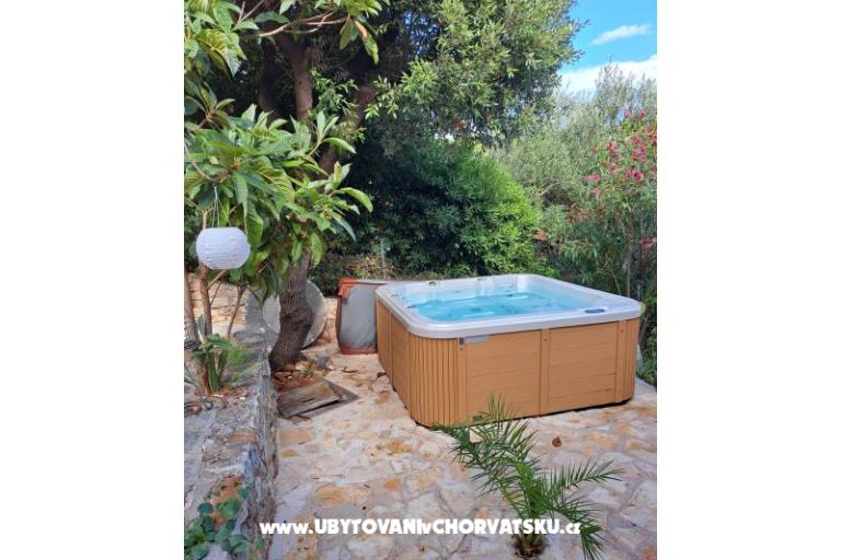 PRIVATE JACUZZI Sea View Dom  – foto 8