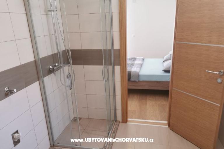 Beachfront Dom Robert z basenem – foto 5