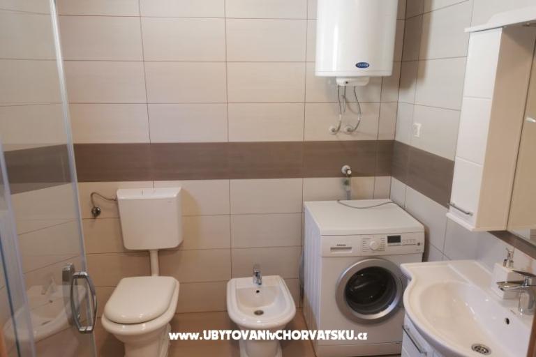 Beachfront Dom Robert z basenem – foto 6