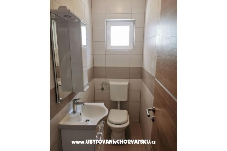 Beachfront Dom Robert z basenem – foto 7