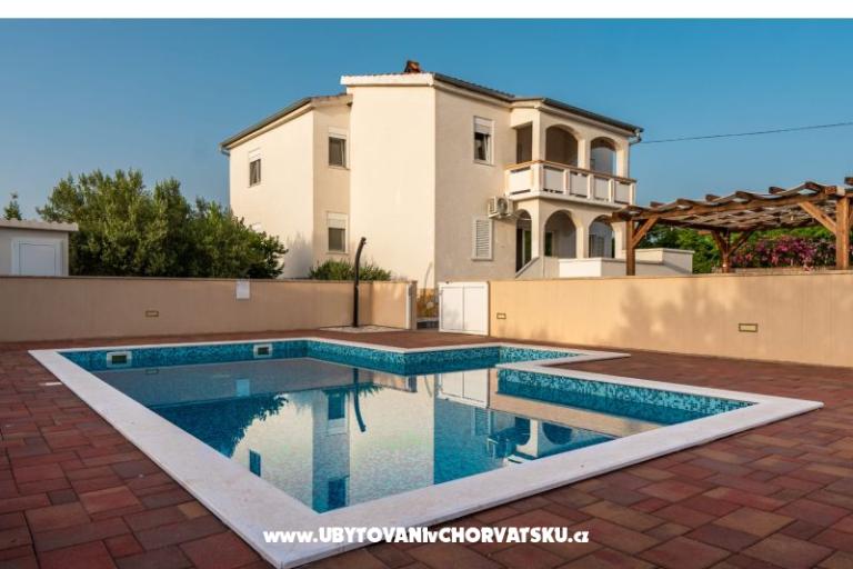 POOL HOUSE STIPE – foto 20