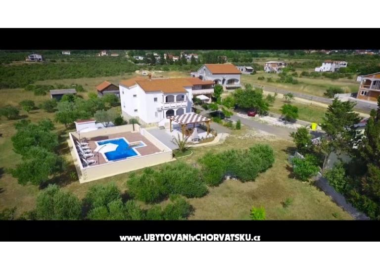 POOL HOUSE STIPE – foto 3