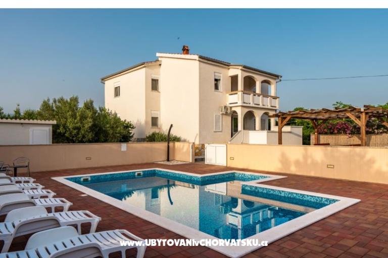 POOL HOUSE STIPE – foto 7