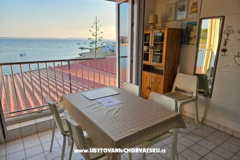 Apartament uz more i plažu – foto 8