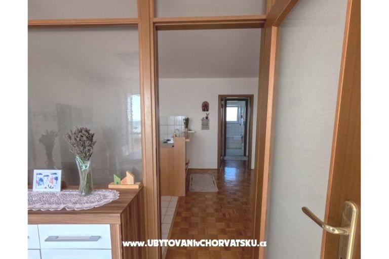 Apartament uz more i plažu – foto 9