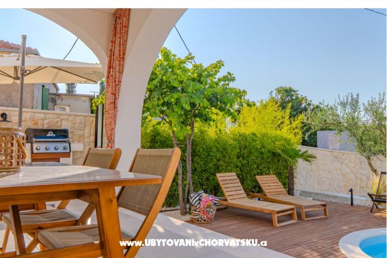 The Three Flowers Pool Dom – foto 13