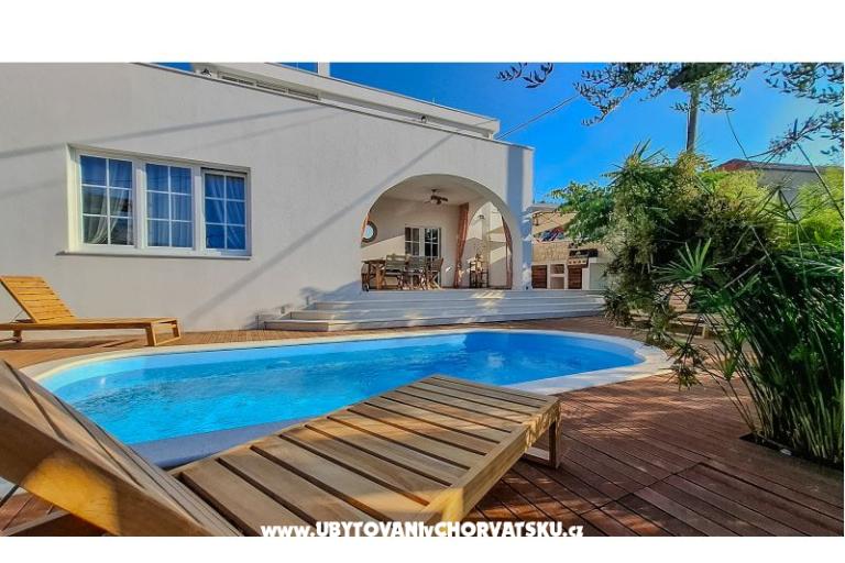 The Three Flowers Pool Dom – foto 18