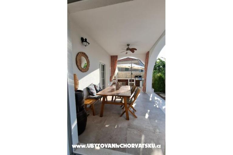 The Three Flowers Pool Dom – foto 19