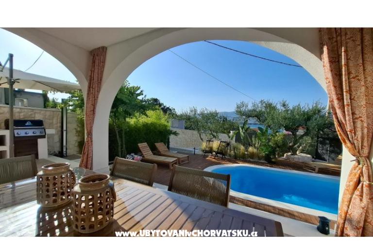 The Three Flowers Pool Dom – foto 20