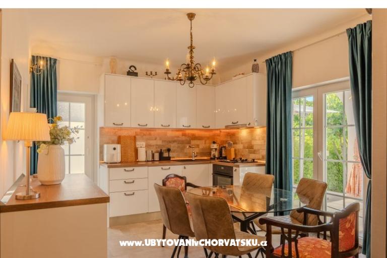 The Three Flowers Pool Dom – foto 34