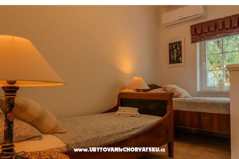 The Three Flowers Pool Dom – foto 37