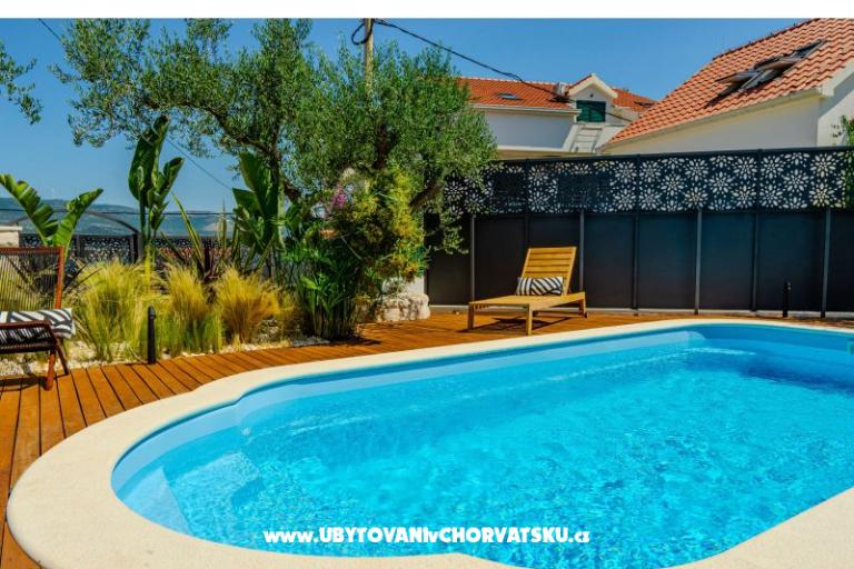 The Three Flowers Pool Dom – foto 4