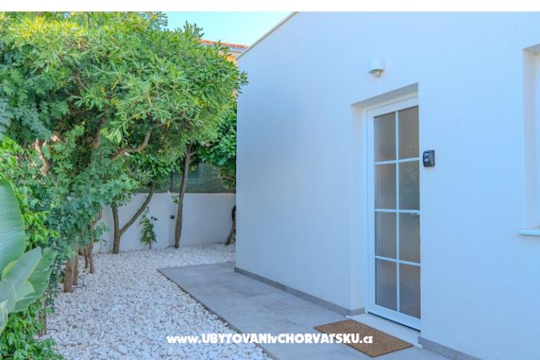 The Three Flowers Pool Dom – foto 52