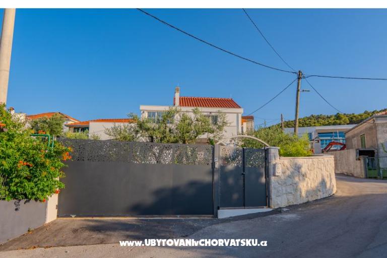 The Three Flowers Pool Dom – foto 58