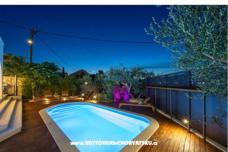 The Three Flowers Pool Dom – foto 78