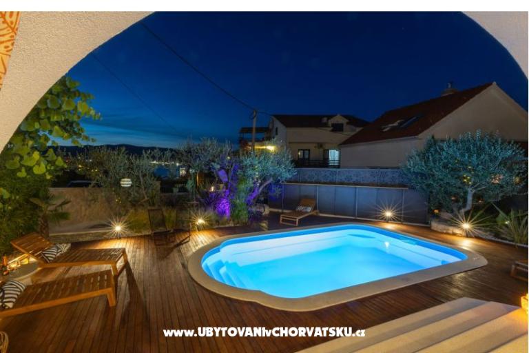 The Three Flowers Pool Dom – foto 80