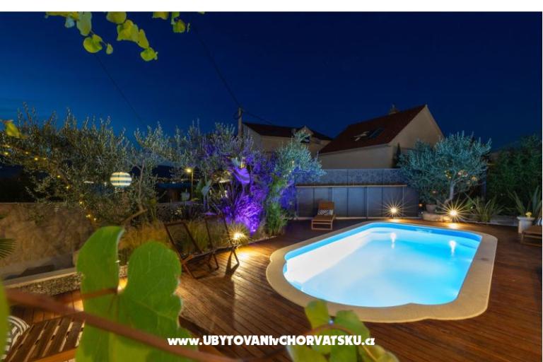 The Three Flowers Pool Dom – foto 82