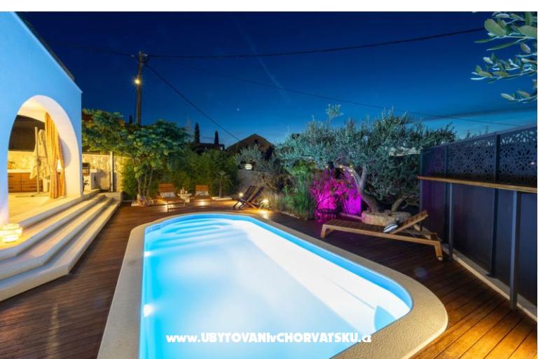The Three Flowers Pool Dom – foto 83