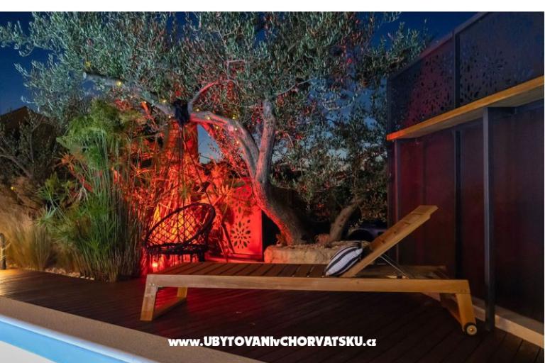 The Three Flowers Pool Dom – foto 86