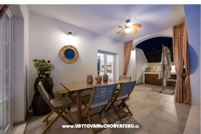 The Three Flowers Pool Dom – foto 87