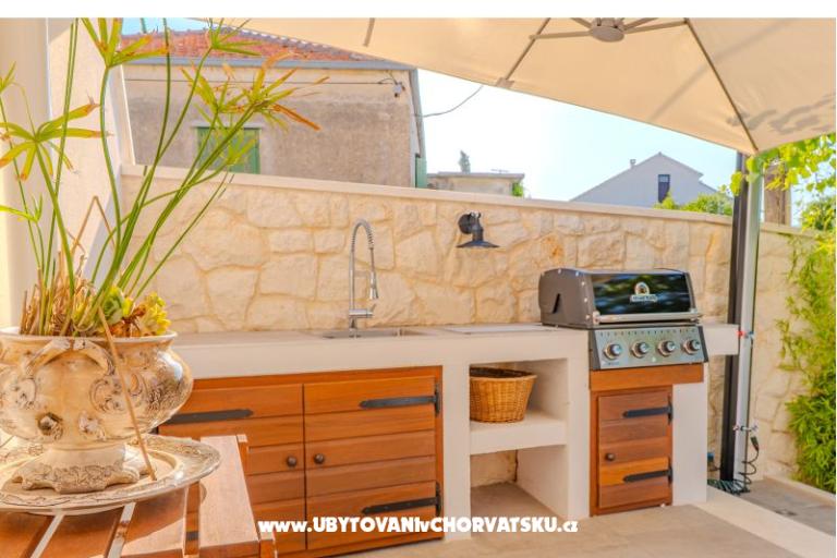 The Three Flowers Pool Dom – foto 9